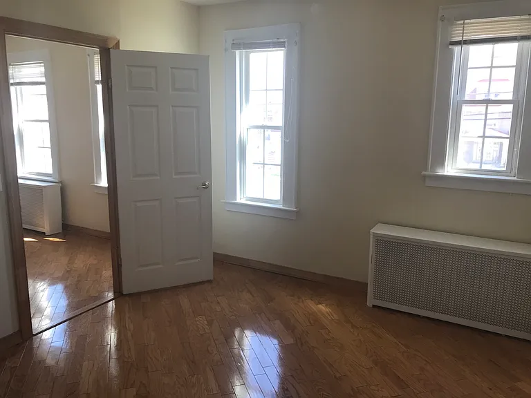 804 Farmington Ave #2B — Photo 3
