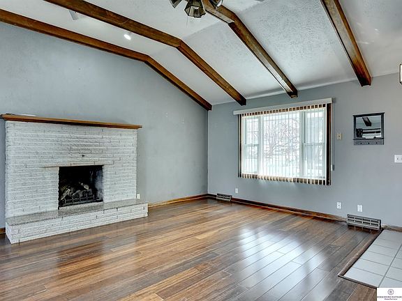 3rd image of 9462 Mockingbird Dr
