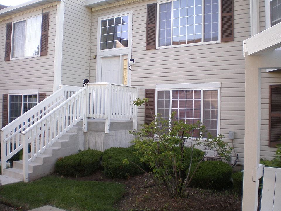 1st image of 706 E Victoria Cir