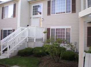 706 E Victoria Cir, North Aurora, IL 60542