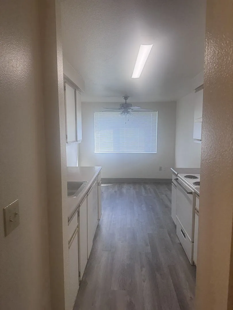 Willow Glen Apartments — Photo 2