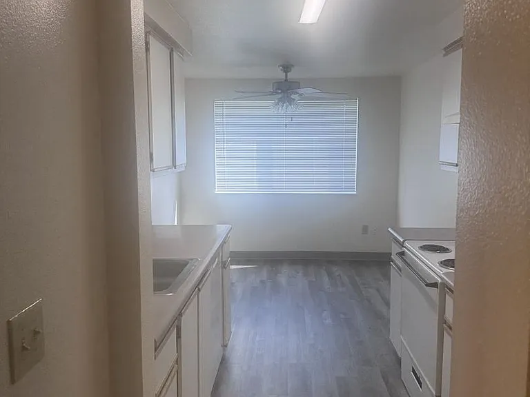 Willow Glen Apartments — Photo 2