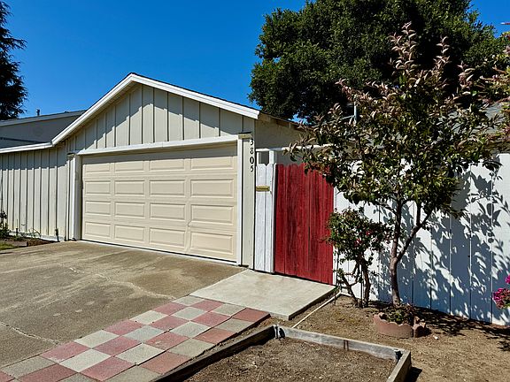 3rd image of 3805 Pacific Blvd #3805