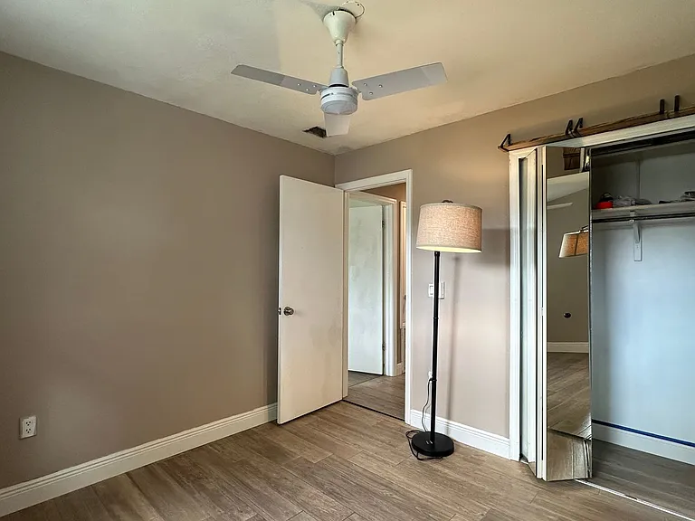 616 Iris St — Photo 25