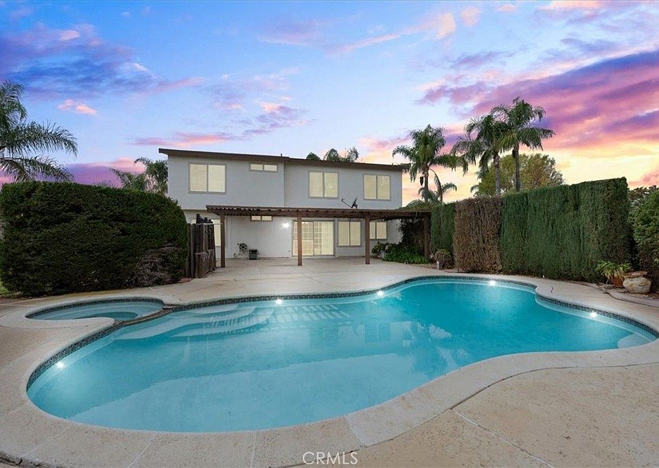 1st image of 1121 Iris Cir