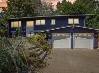 7725 SW Hillcrest Pl, Beaverton, OR 97008