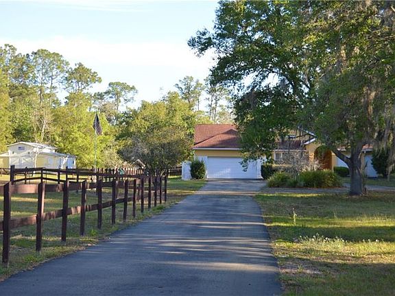 5th image of 28711 Lindenhurst Dr