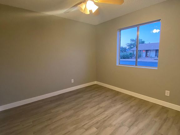 4th image of 944 S Almar Cir