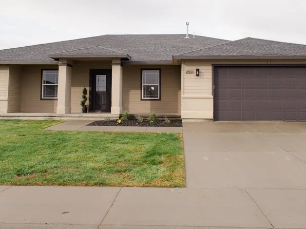 250 NE Greystone Loop, Mountain Home, ID 83647