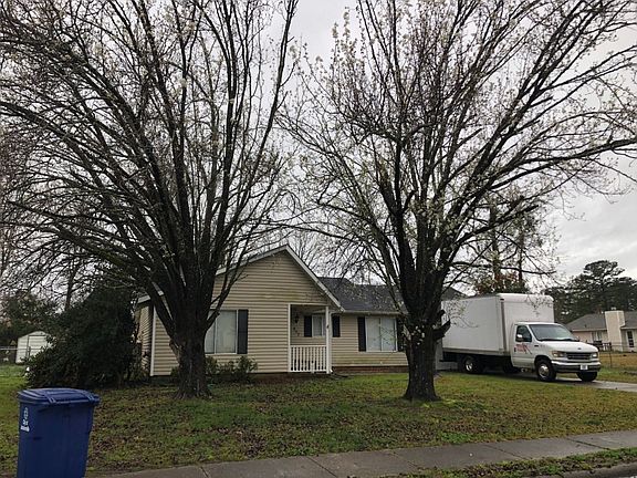 3rd image of 802 Deblea Ct