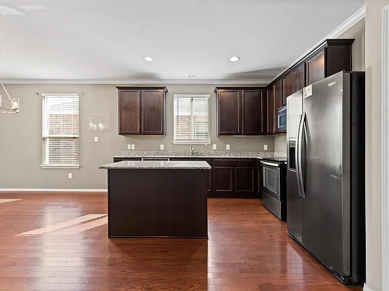 2904 Whispering Pine Blvd — Photo 5