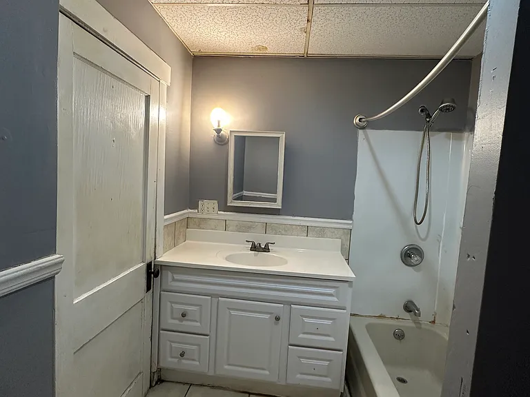 720 Lisbon St #2 — Photo 6