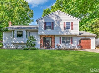 6 Pine St, Monroe Township, NJ