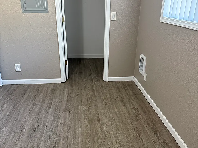1194 Susan Ct NE #1194 — Photo 5