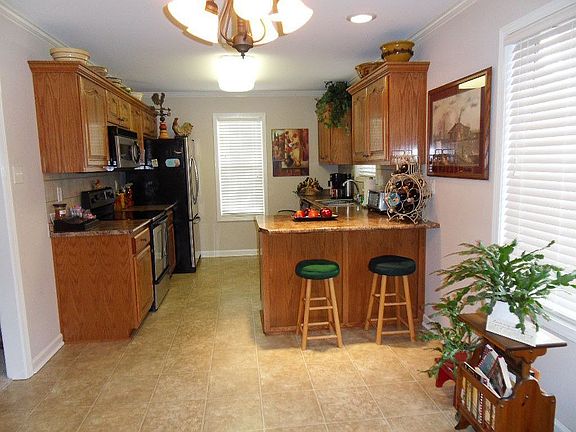 3rd image of 74 Parkside Cv