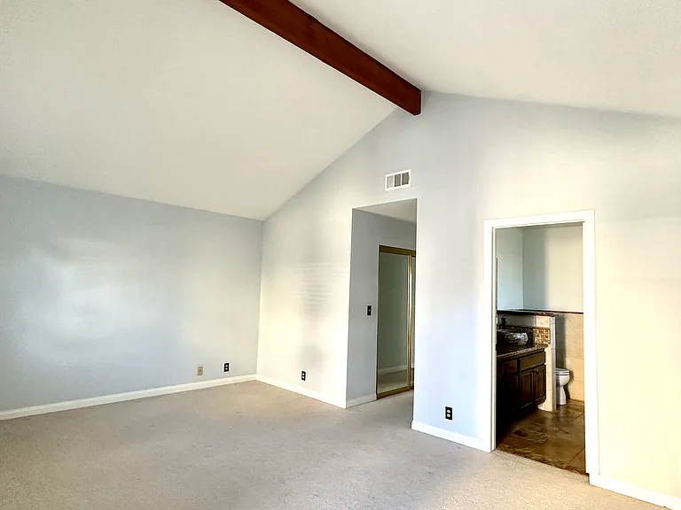 Primary en-suite