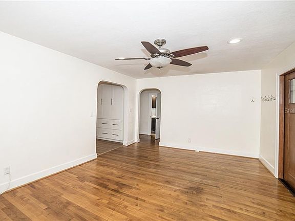 3rd image of 3129 10th Ave N