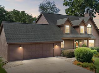 27015 Lorie Dr, Waterford, WI 53185