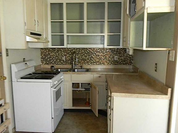 3rd image of 7702 Orcutt Ave