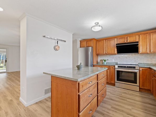 17 SkyView Circle, Keene, NH 03431