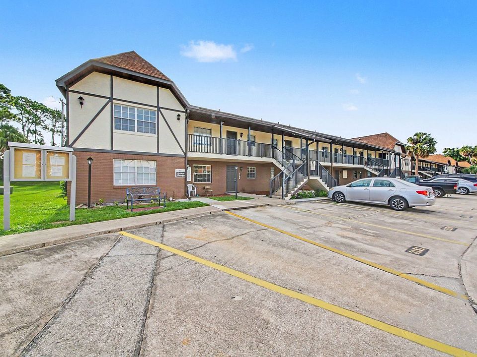 1st image of 3150 Sir Hamilton Cir #2