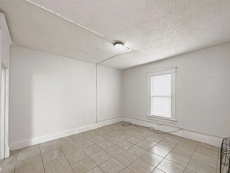 809 N Virginia St — Photo 12