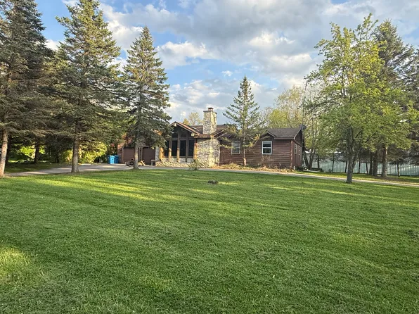 5235 Lahring Rd, Linden, MI 48451