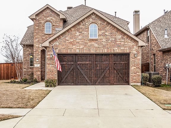 3rd image of 401 Catherine Ln