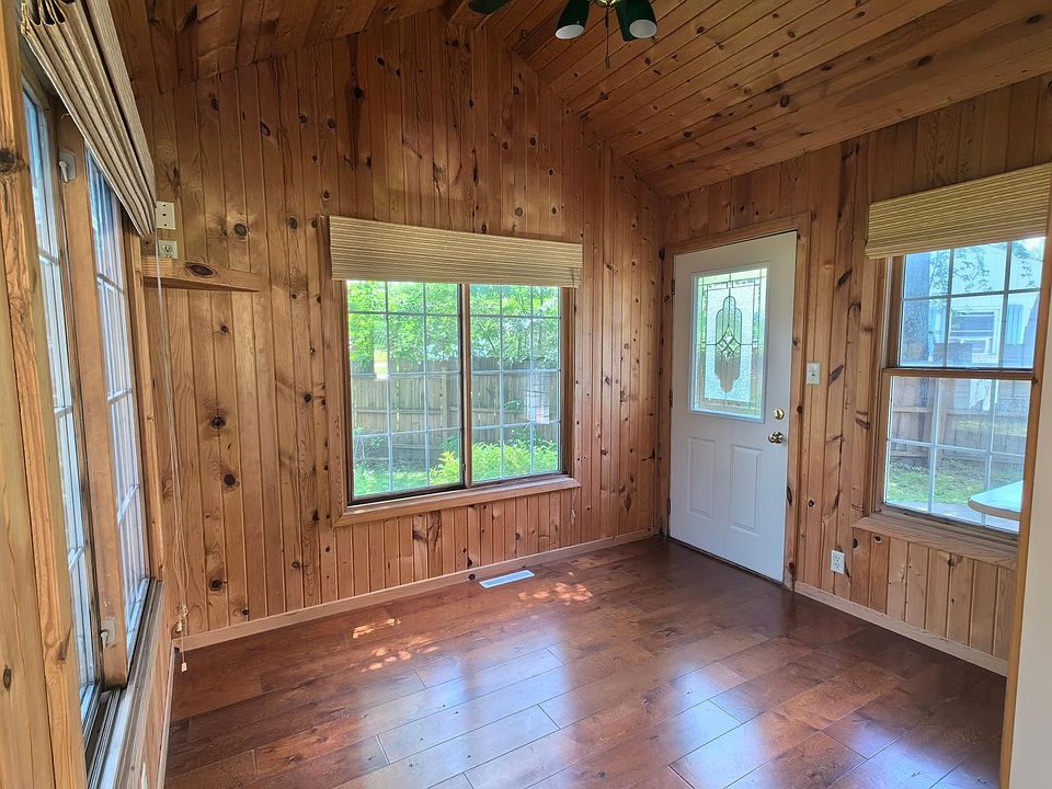 high ceiling in the sunroom