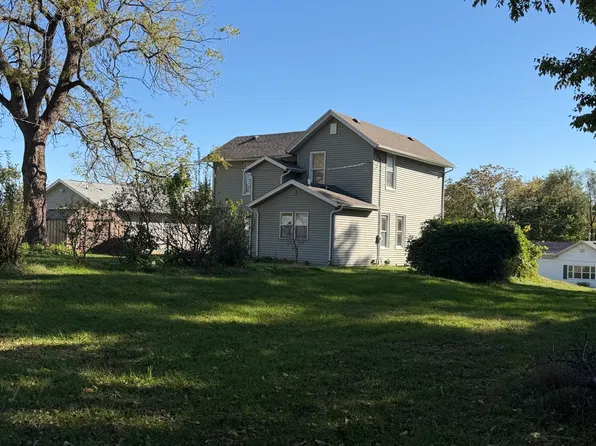 510 W 11th St, Davenport, IA 52803