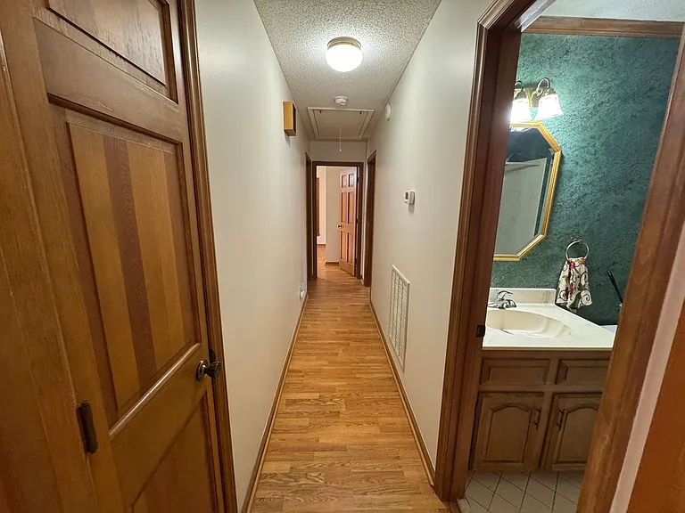 307 Fallingbrook Dr — Photo 13