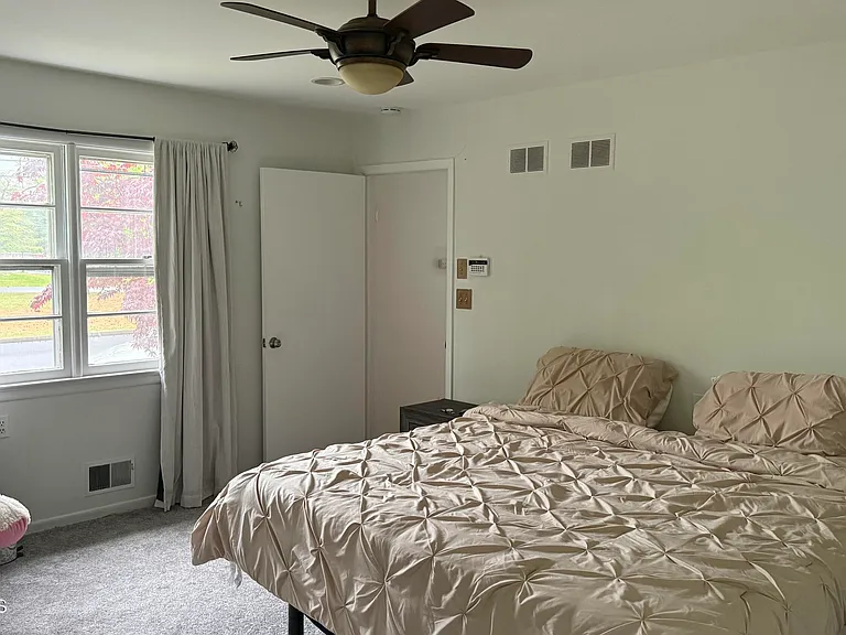 500 Freehold St — Photo 2
