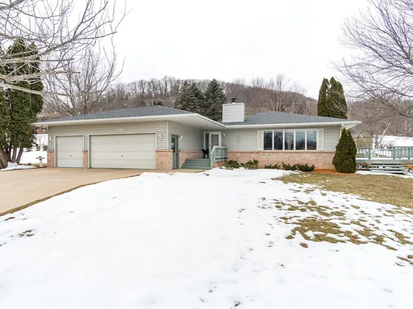 743 Jonathan Ln, La Crescent, MN 55947