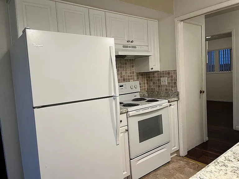 3217 Grand Blvd — Photo 13