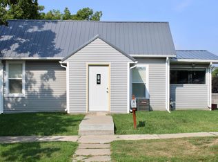 101 S 12th St, Marshalltown, IA 50158