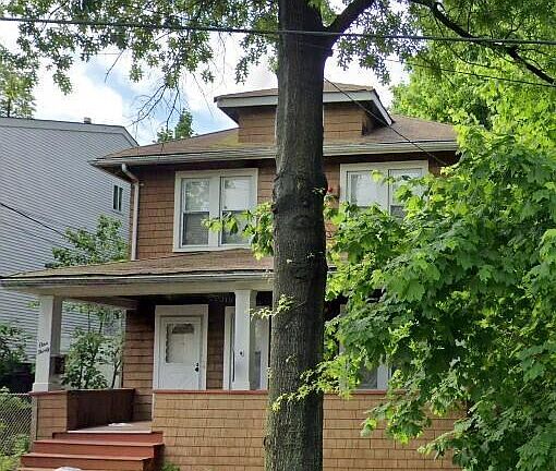 3rd image of 130 Arnold St