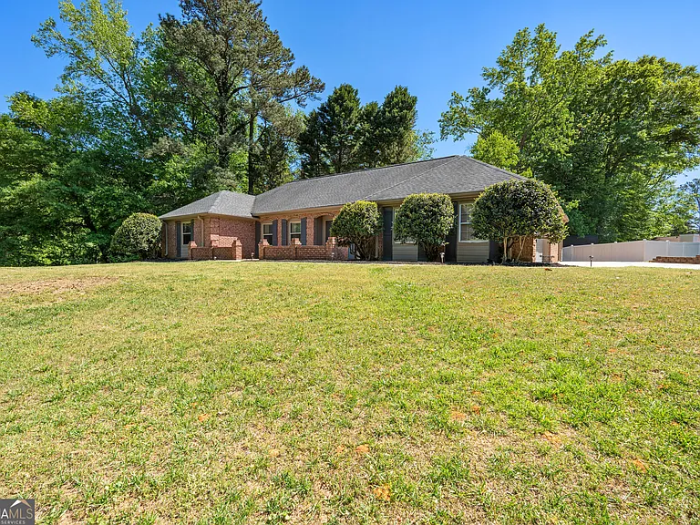 101 Waterwood Bnd — Photo 2