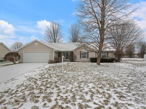 3702 Englewood Dr, Champaign, IL 61822