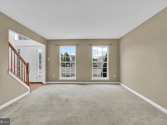 5th image of 65 Willow Wood Ct
