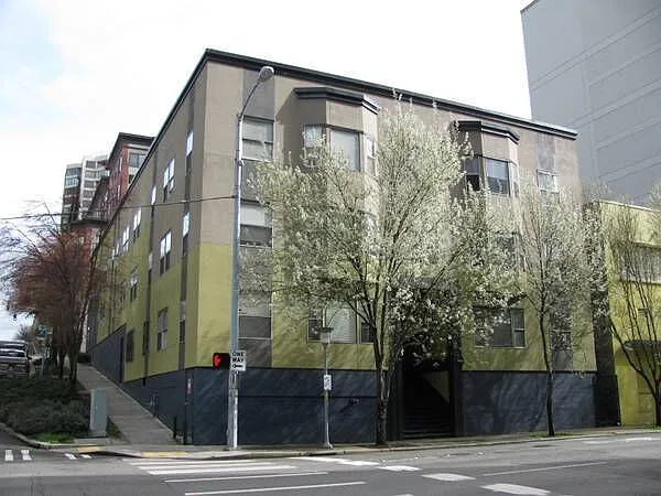 Building Photo 3