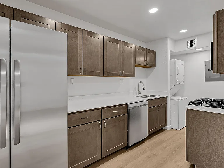 El Dorado Apartments — Photo 12
