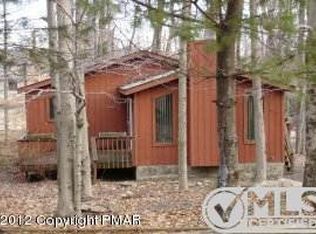 1141 Kensington Dr, Tobyhanna, PA 18466