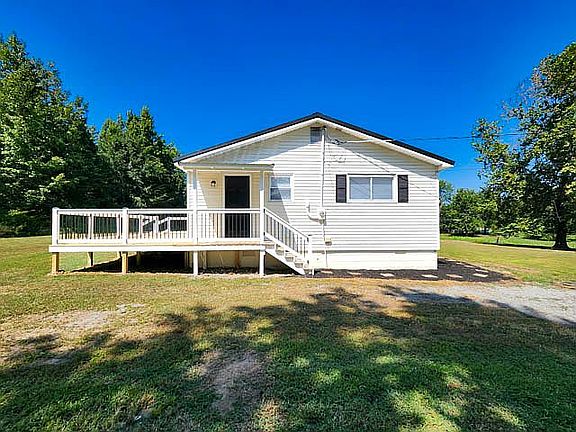 5th image of 421 Hickory Ln