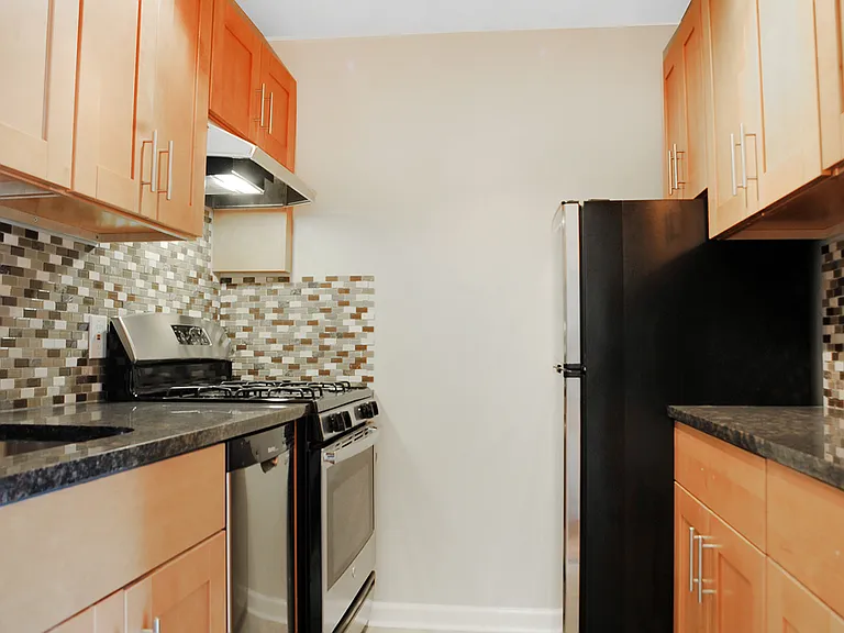 234A Macon St #2 — Photo 4