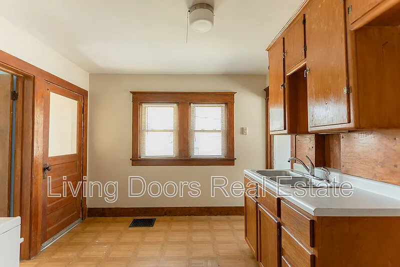 Building Photo - 1025 N 8th St