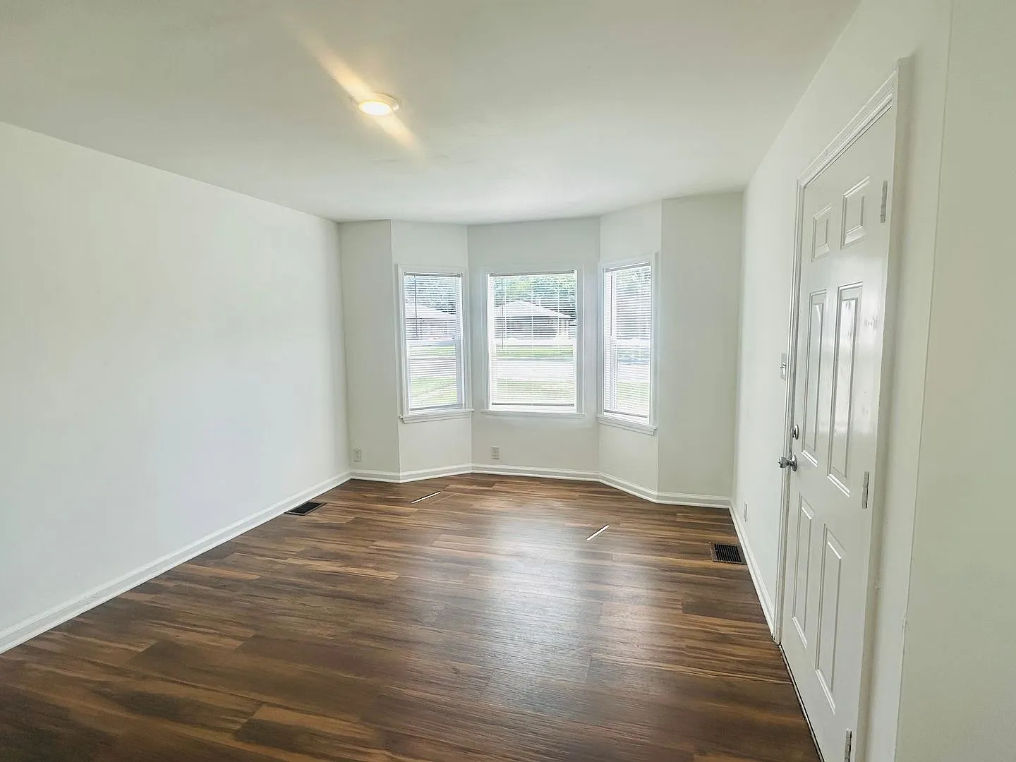 1 bed, 1.0 bath, 634 sqft, $700 — Photo 3