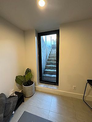 3rd image of 398 Stanhope St #4