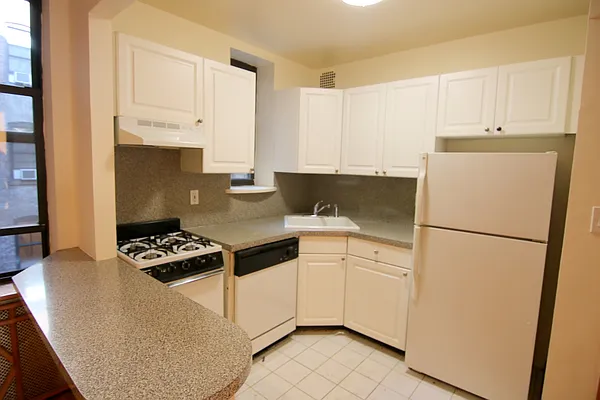 Rented by JK Dansar Corp | media 4