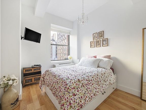 5th image of 99 John St APT 805