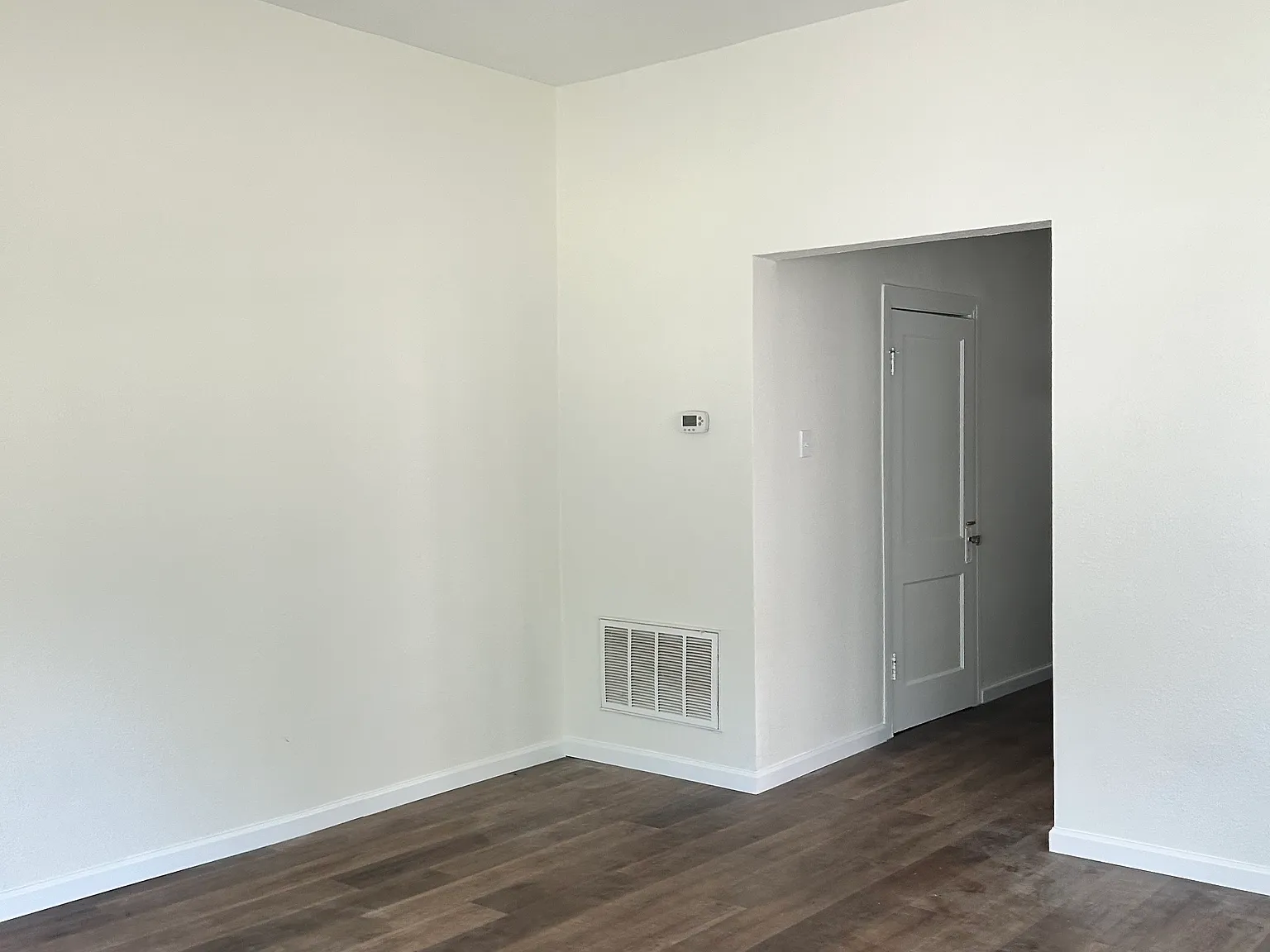 1 bed, 900 sqft, $1,745 — Photo 4